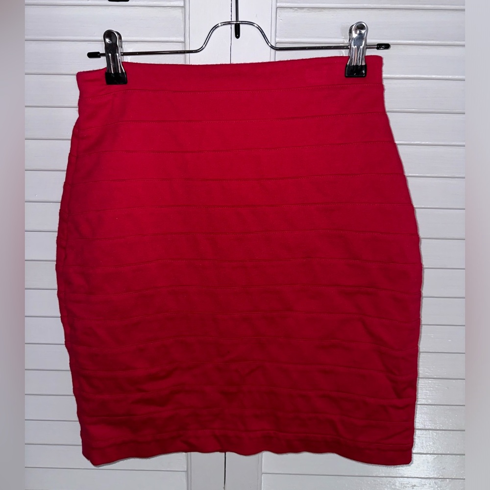 Crimson express skirt